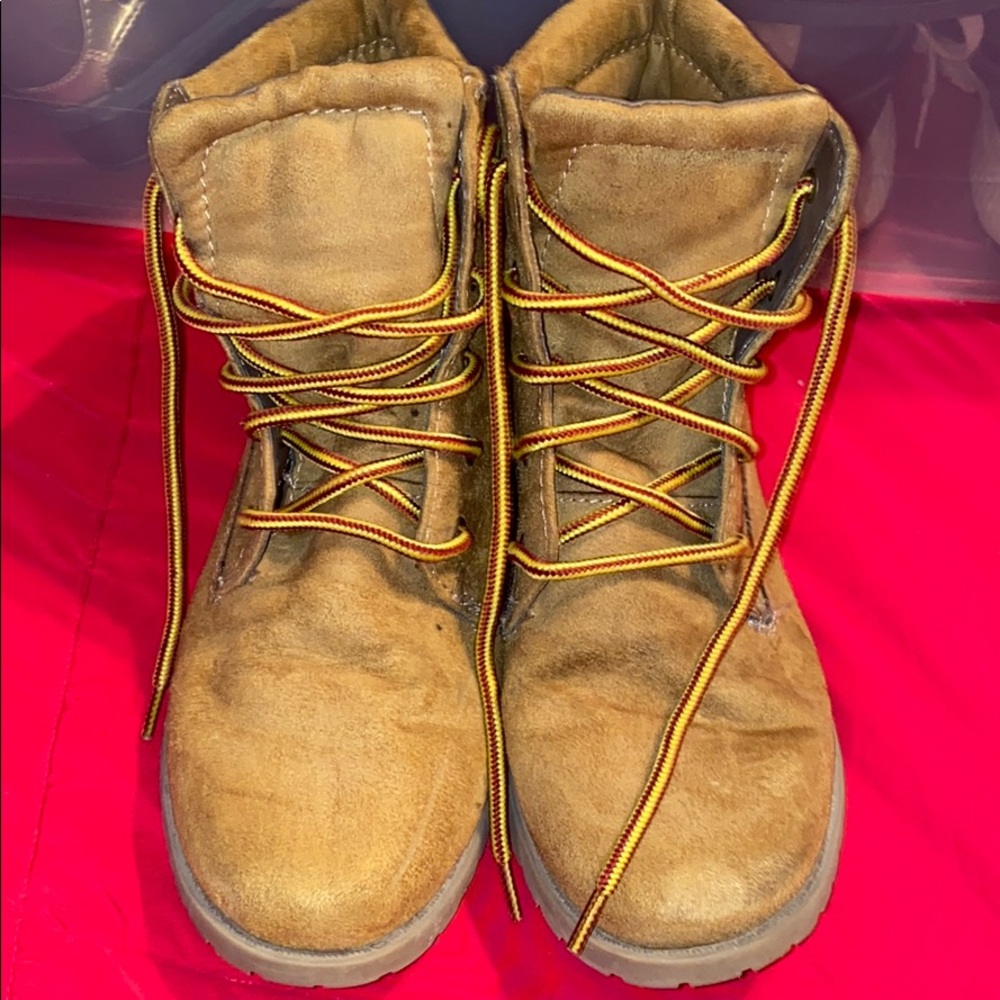 Chestnut boots